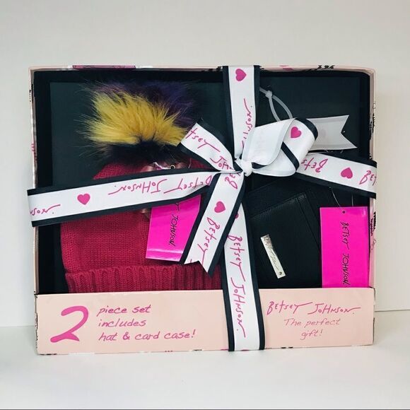 New! Betsey Johnson Gift Set Faux Leather Card Wallet Faux Fur Beanie Hat Bundle - Picture 2 of 9